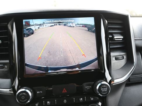 Used 2024 RAM 1500 Laramie image 14