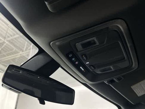 Used 2021 Chevrolet Silverado 1500 LT image 21