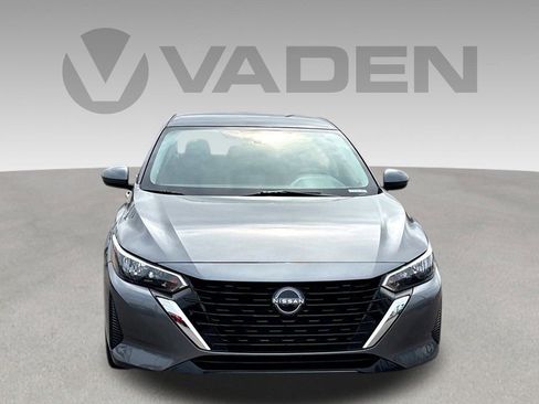 Used 2025 Nissan Sentra SV FWD image 2
