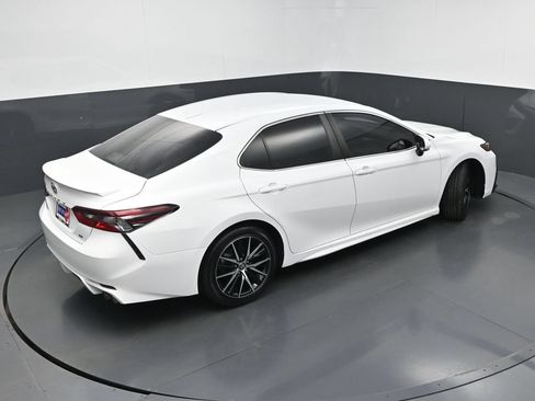 Used 2023 Toyota Camry SE w/ Convenience Package FWD image 34