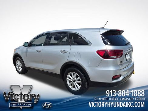 Used 2019 Kia Sorento L FWD image 3