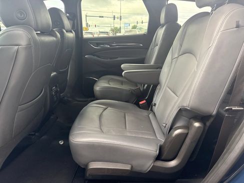 Used 2023 Buick Enclave Essence FWD image 11