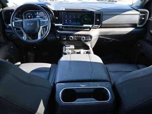 Used 2023 Chevrolet Silverado 1500 RST w/ Convenience Package II image 3