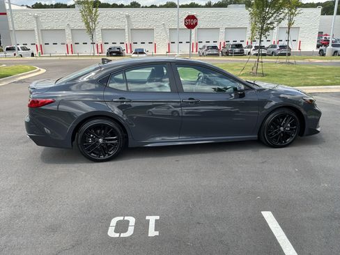 Used 2026 Toyota Camry SE FWD image 15