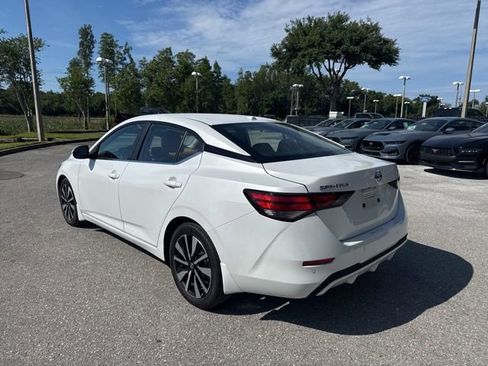 Used 2023 Nissan Sentra SV w/ SV Premium Package FWD image 4