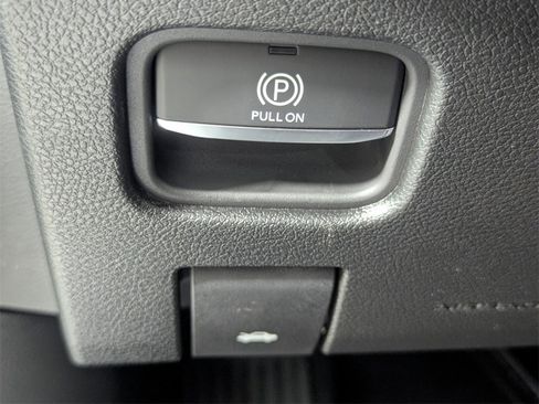 New 2025 Jeep Grand Cherokee Altitude image 15