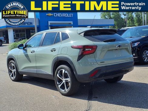Used 2024 Chevrolet Trax RS w/ Driver Confidence Package FWD image 7