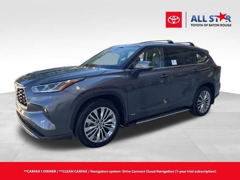 Used 2025 Toyota Highlander Platinum image 1