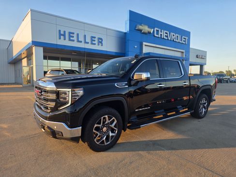 Used 2022 GMC Sierra 1500 SLT w/ SLT Premium Plus Package AWD/4WD image 3
