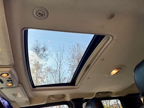 Used 2005 HUMMER H2 Luxury w/ Preferred Equipment Group image 9