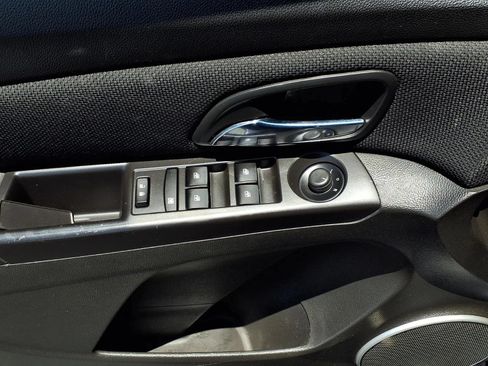 Used 2015 Chevrolet Cruze LT FWD image 16