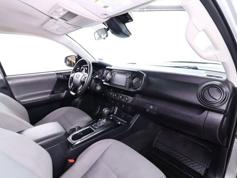 Used 2018 Toyota Tacoma SR image 16