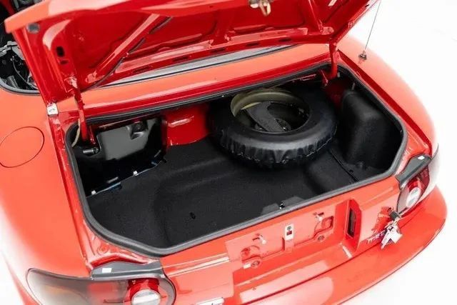 Used 1990 MAZDA MX-5 Miata RWD image 35