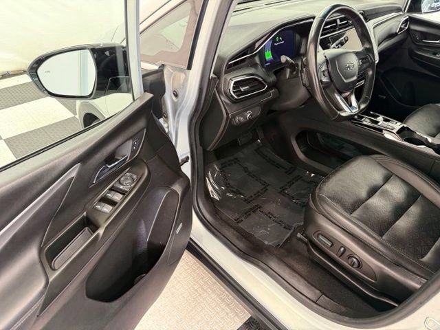 Used 2022 Chevrolet Bolt LT w/ Infotainment Package FWD image 28