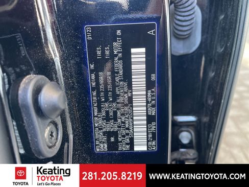 Certified 2023 Toyota Highlander Bronze Edition image 4