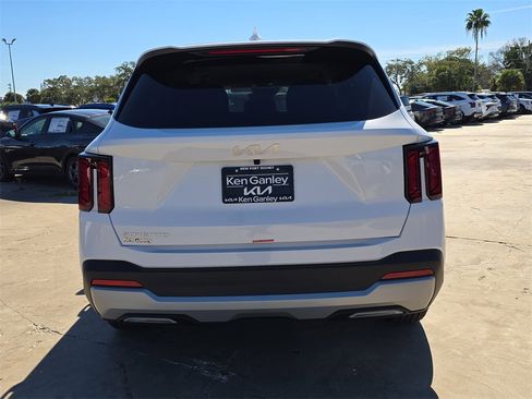 New 2026 Kia Sorento LX image 7