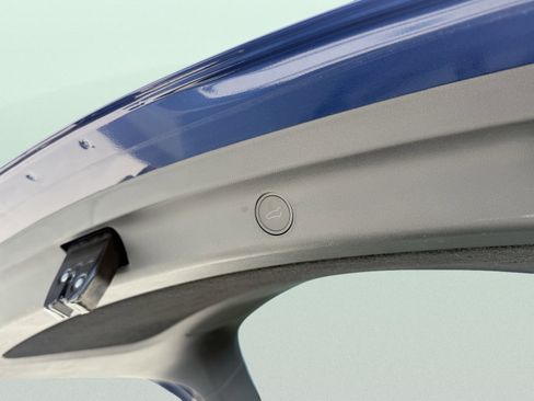 Used 2023 Tesla Model Y Performance image 15