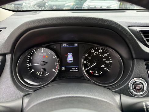 Used 2020 Nissan Rogue SV FWD image 23