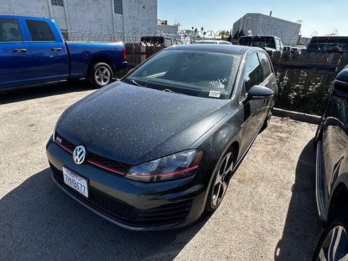 Used 2015 Volkswagen GTI SE FWD image 15