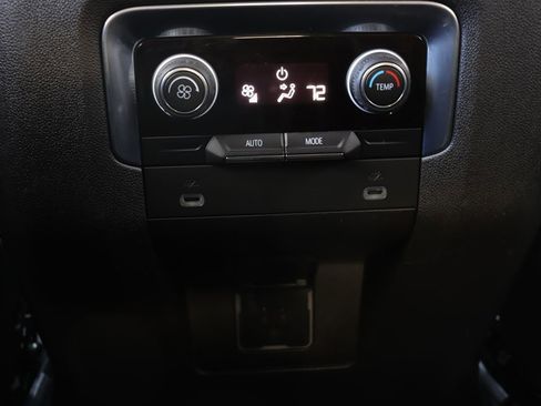 Used 2021 Chevrolet Tahoe Z71 image 27