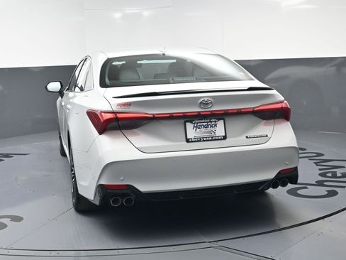 Used 2022 Toyota Avalon Touring w/ Advanced Safety Package image 8