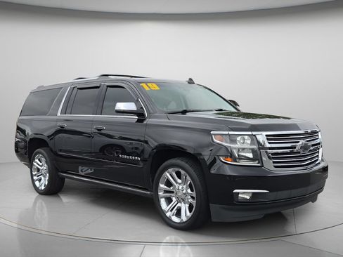 Used 2019 Chevrolet Suburban Premier w/ Premier Plus Edition RWD image 8