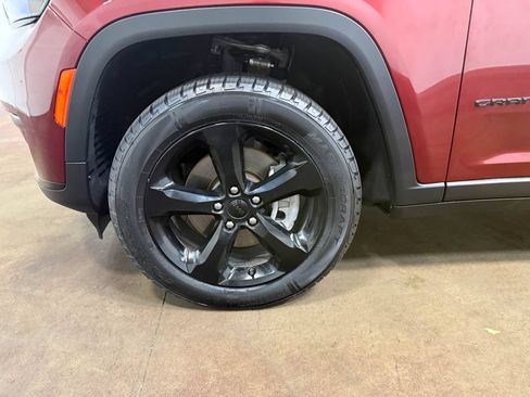 Used 2023 Jeep Grand Cherokee L Laredo AWD/4WD image 87