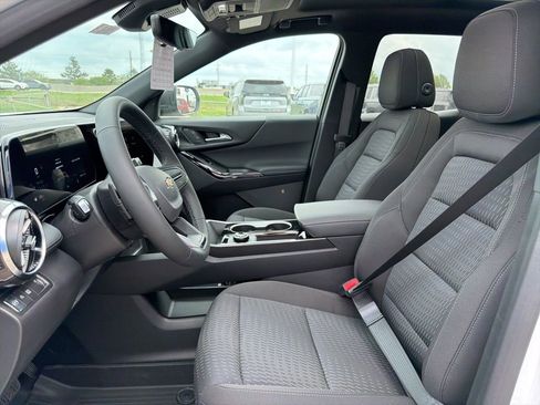 New 2026 Chevrolet Equinox LT FWD image 18
