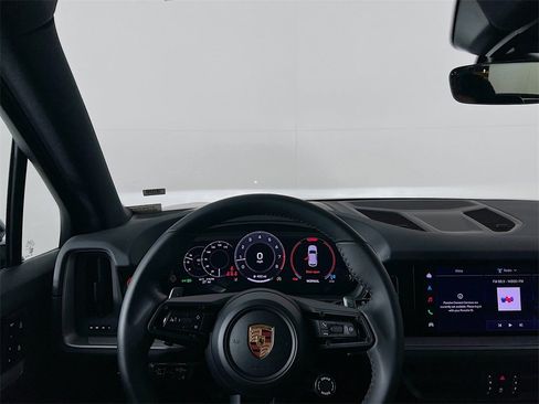 New 2026 Porsche Cayenne Base image 25