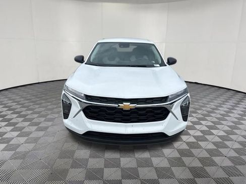 Used 2026 Chevrolet Trax LS FWD image 14
