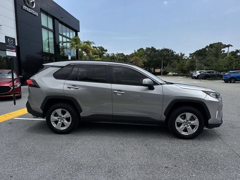 Used 2021 Toyota RAV4 XLE FWD image 5