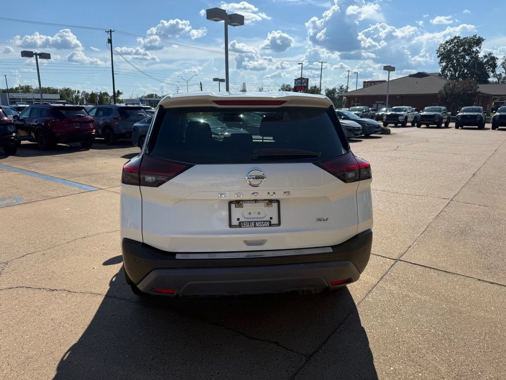Certified 2021 Nissan Rogue SV FWD image 4