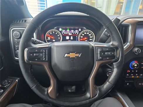 Used 2020 Chevrolet Silverado 1500 High Country w/ Technology Package AWD/4WD image 18