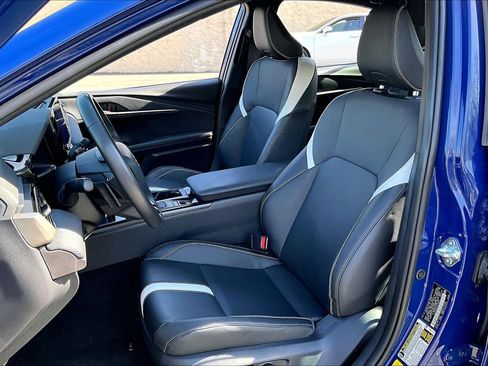 Used 2025 Toyota Camry SE image 8