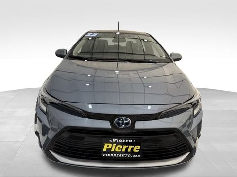 Used 2025 Toyota Corolla XLE image 7