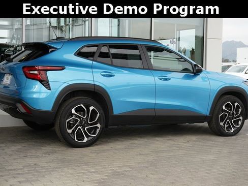 Used 2025 Chevrolet Trax RS w/ Driver Confidence Package image 9