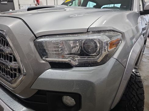 Used 2016 Toyota Tacoma TRD Sport w/ Towing Package image 35