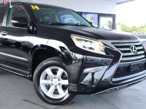 Used 2014 Lexus GX 460 AWD/4WD image 2