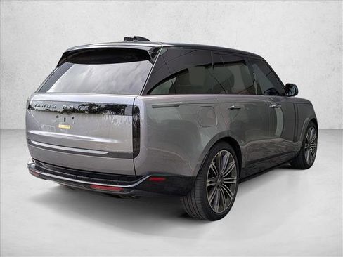 Used 2024 Land Rover Range Rover Autobiography image 5
