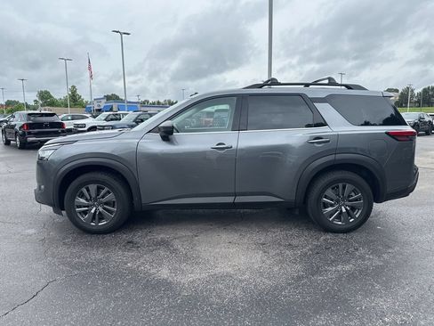 Used 2023 Nissan Pathfinder SV w/ Black Appearance Package AWD/4WD image 6