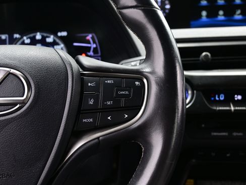 Used 2020 Lexus UX 250h w/ Premium Package AWD/4WD image 28