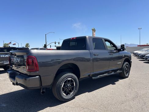 Used 2025 RAM 2500 Laramie AWD/4WD image 4