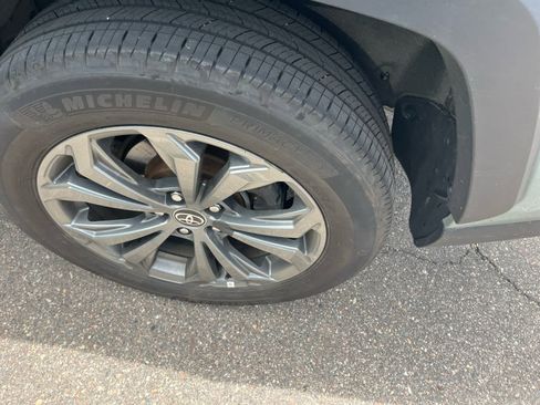 Certified 2022 Toyota RAV4 XLE Premium AWD/4WD image 8