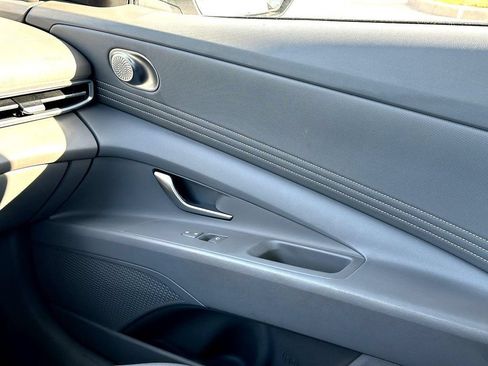 Used 2025 Hyundai Elantra Sport FWD image 28