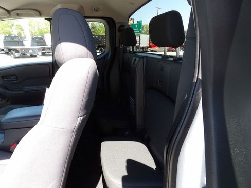 Used 2022 Nissan Frontier S image 32