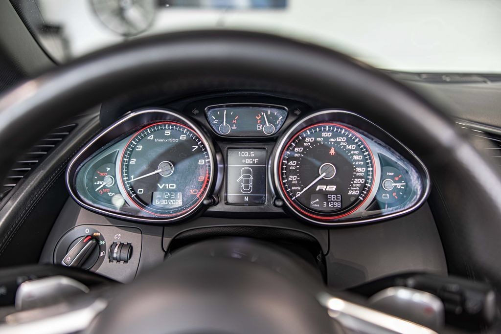Used 2012 Audi R8 V10 AWD/4WD image 23