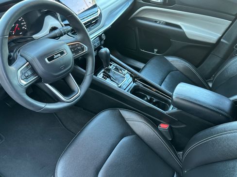 Used 2025 Jeep Compass Limited AWD/4WD image 11