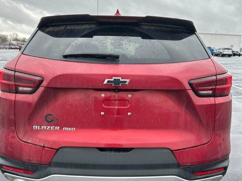 Used 2024 Chevrolet Blazer LT image 3