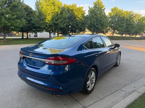 Used 2018 Ford Fusion SE w/ Fusion SE Technology Package FWD image 6