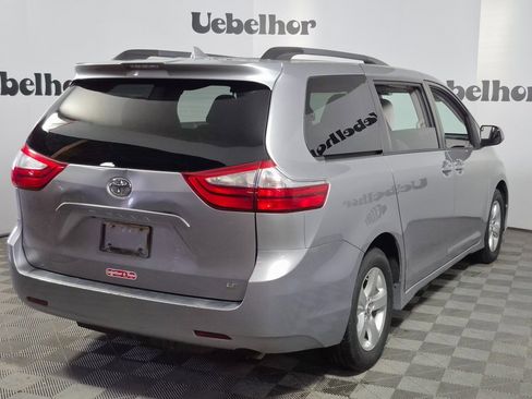 Used 2018 Toyota Sienna LE image 7